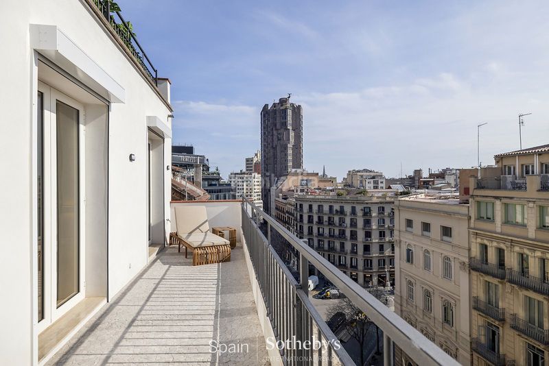 Foto 7ca28b3a-f743-46b6-ba78-0b0d18aad9d4. Attico con riscaldamento in Dreta de l´Eixample Barcelona