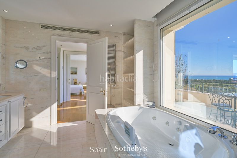 Foto 1094805b-b822-40a9-8e18-3bf563b23269. Casa amb calefacció aparcament piscina a Can Girona - Terramar - Vinyet Sitges
