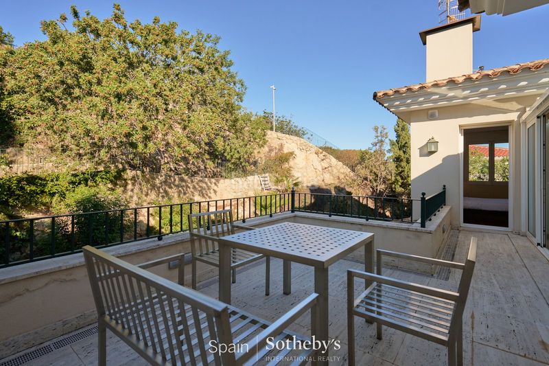 Foto 58001dda-676f-4319-b7c0-550b16dfa5f0. Casa amb calefacció aparcament piscina a Can Girona - Terramar - Vinyet Sitges