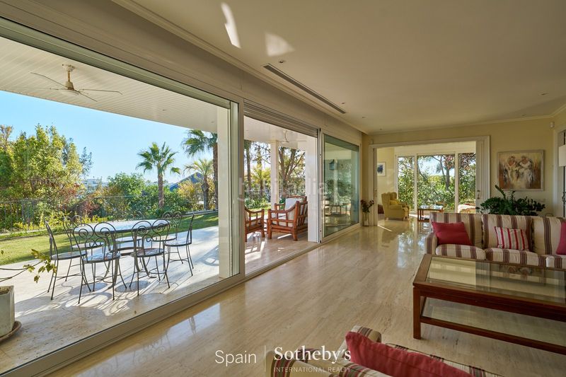 Foto 9ac9d805-788f-4654-86e0-2b61bfcb9ec6. Casa amb calefacció aparcament piscina a Can Girona - Terramar - Vinyet Sitges