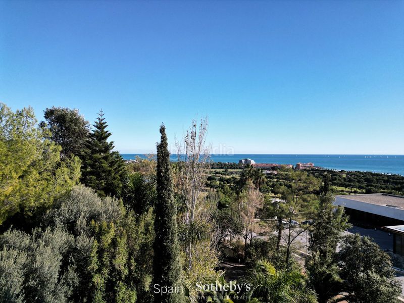 Foto e6f615b3-11a9-4792-b6f4-d4d299df419c. Casa amb calefacció aparcament piscina a Can Girona - Terramar - Vinyet Sitges