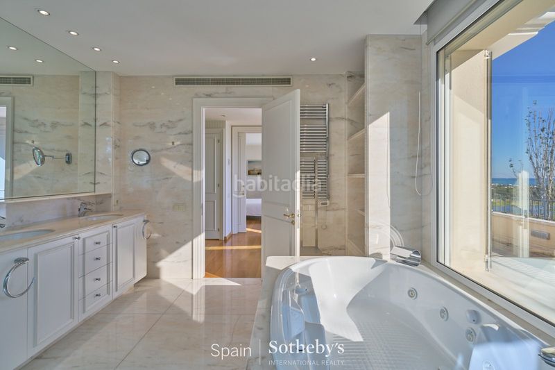 Foto fe771a7c-72af-4aab-b1a3-499fd6e02ead. Casa amb calefacció aparcament piscina a Can Girona - Terramar - Vinyet Sitges