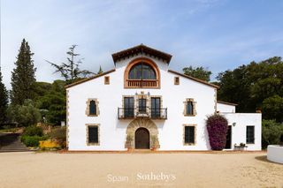 House in Òrrius. Villa del siglo xvi en un parque natural en barcelona