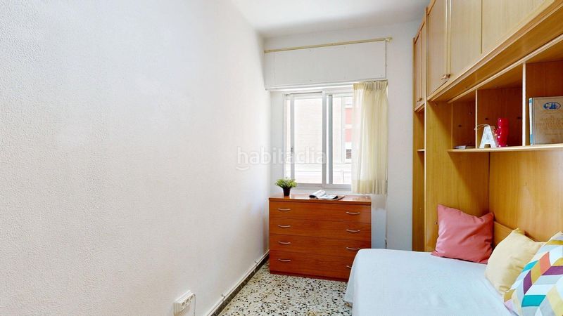 Foto ad8ae8ac-a20b-4aea-ae65-317ecd26d6e8. Flat with heating in Romareda Zaragoza