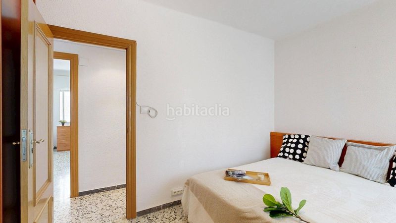Foto be81e210-7b29-448c-a43f-95572a2ec129. Flat with heating in Romareda Zaragoza