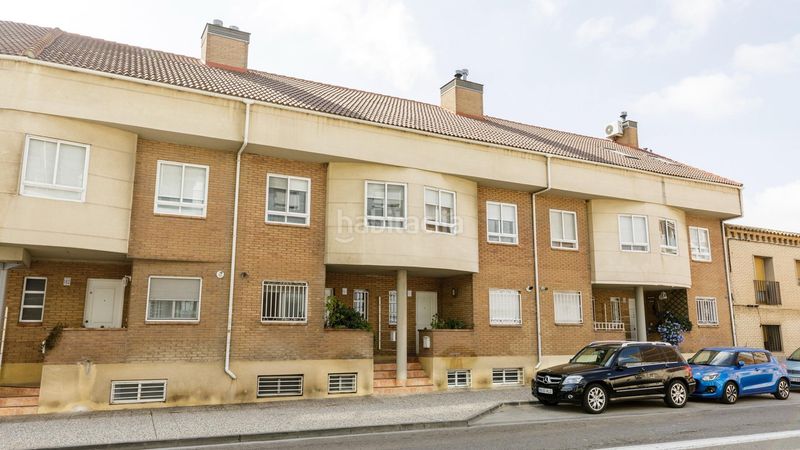 Foto a1b414d0-dbae-46ab-a84b-a7fe433e5e08. Casa adossada amb calefacció aparcament a Santa Isabel Zaragoza
