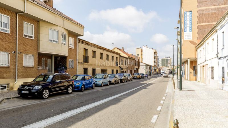 Foto f798d8f0-a5bc-4e90-a9ee-6e0838eebfd6. Casa adossada amb calefacció aparcament a Santa Isabel Zaragoza