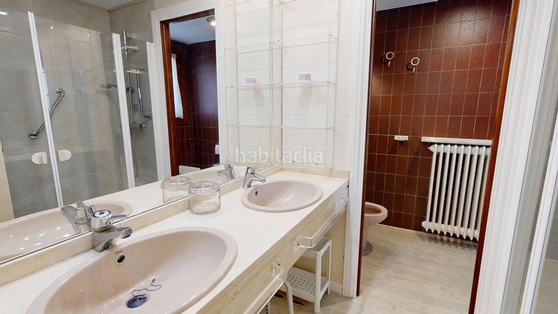 Foto 3ffeb758-e17b-4ba7-9bce-f51dcaf9c14b. Xalet amb calefacció aparcament piscina a La Almozara Zaragoza
