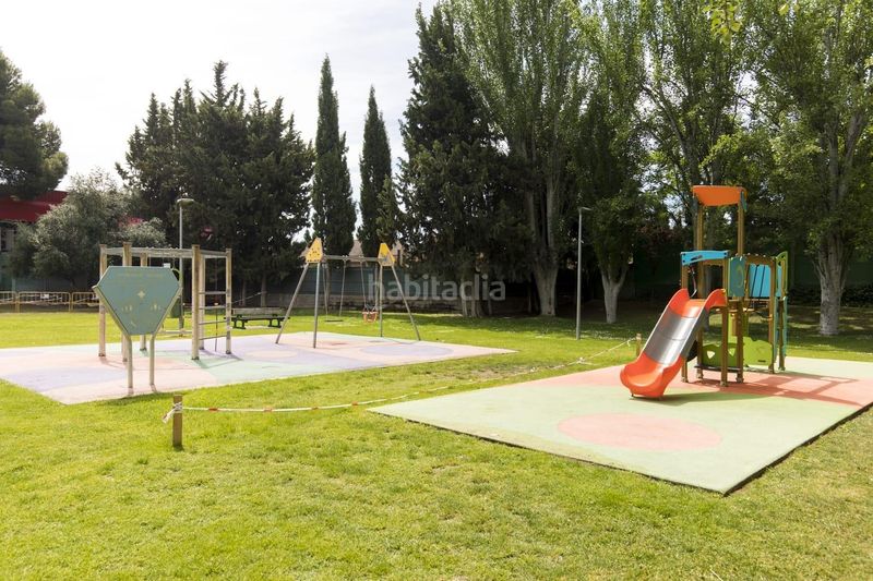 Foto 72261861-5510-46d8-81a9-95b032004fb1. Xalet amb calefacció aparcament piscina a La Almozara Zaragoza