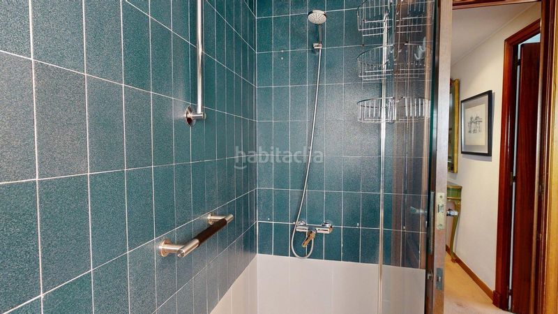 Foto b2007b94-532a-441b-b11c-a7bdd227ca2d. Xalet amb calefacció aparcament piscina a La Almozara Zaragoza