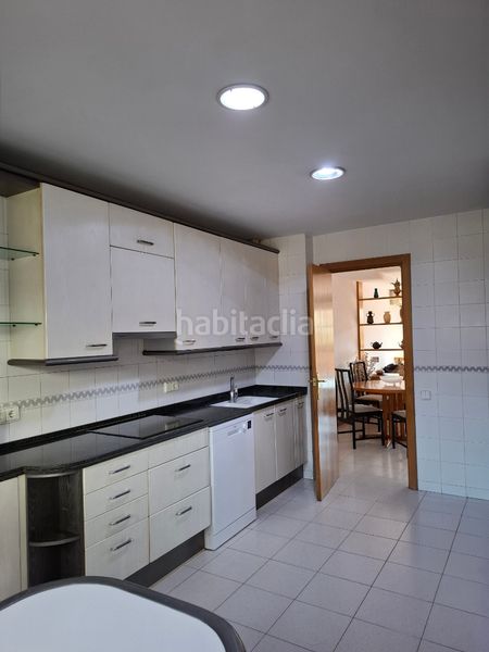 Foto 0a1f2591-ebf2-40f9-be6f-c9a322160081. Casa adossada amb xemeneia calefacció aparcament a Sabadell