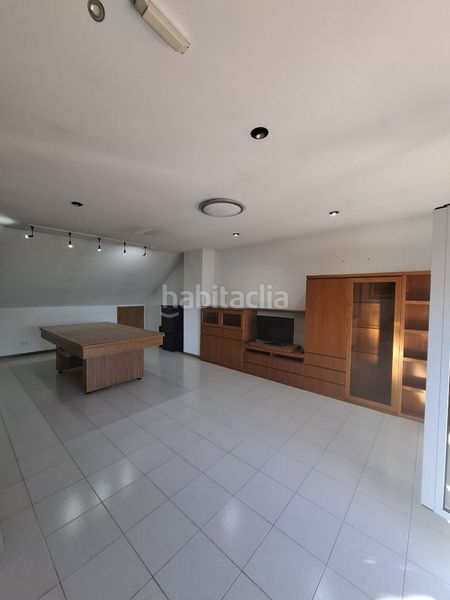 Foto 9c0e81d5-e856-4326-81a7-0f3c467e7e0a. Casa adossada amb xemeneia calefacció aparcament a Sabadell