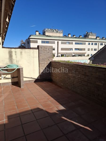Foto a57ee727-4688-4f00-9aa6-1cf9454ad4fb. Casa adossada amb xemeneia calefacció aparcament a Sabadell