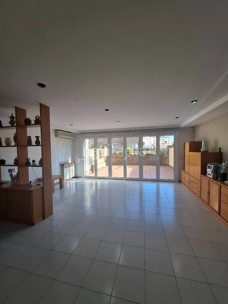 Foto a7056dce-ad12-44f2-b73b-8bdbc5455b81. Casa adossada amb xemeneia calefacció aparcament a Sabadell