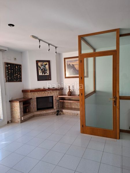 Foto bb92ac5b-a24a-493b-8b05-dd52a8c7491f. Casa adossada amb xemeneia calefacció aparcament a Sabadell