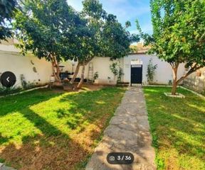 Towny house in San García. Pareado en venta en san garcia