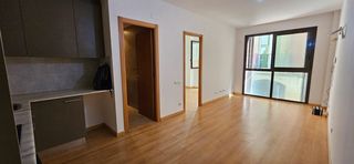 Pis  Carrer riereta. Inmueble en finca seminueva del a�o 2010