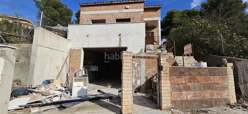 Foto 3b4a832d-5e04-40c1-88c7-fd897f63d83e. Casa amb aparcament piscina a Gelida