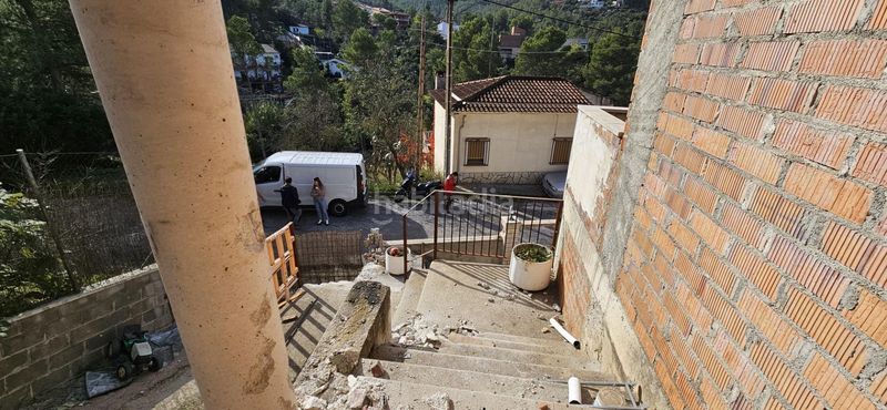 Foto c08caa27-84ef-4f92-8185-8b01b4313223. Casa amb aparcament piscina a Gelida