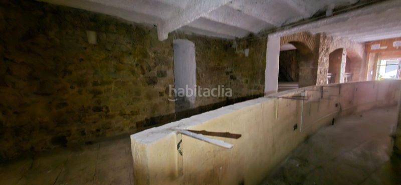 Foto 7643fc48-3bbd-4057-87f4-881e6e4d0521. Local comercial a Barri Antic Manresa