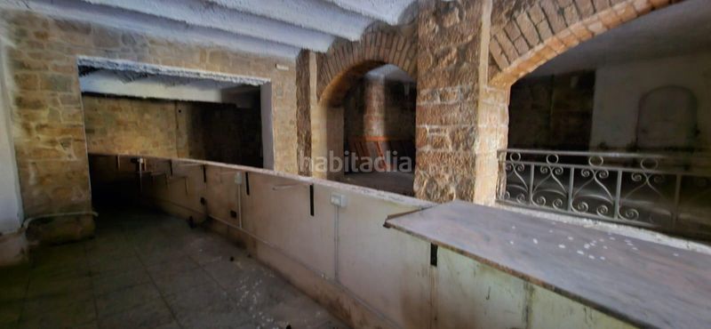 Foto c6987ddd-e8b6-4351-ab9f-a251968d8247. Local comercial a Barri Antic Manresa