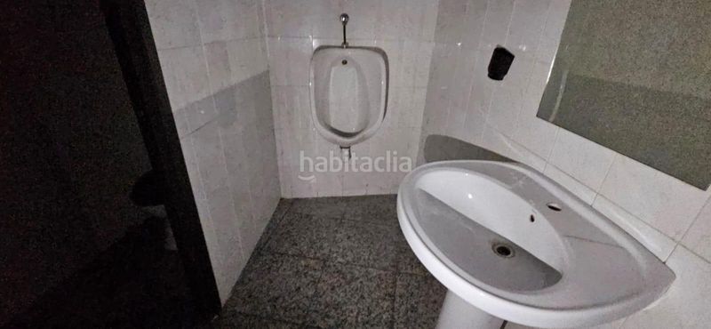 Foto d9a39e09-cf02-49d8-8070-04303c7d154f. Local comercial a Barri Antic Manresa