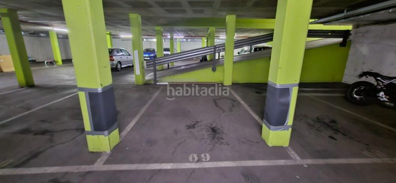 Foto 09721851-00a9-4aa2-b53c-8eac0a96c461. Aparcament cotxe a Raval Barcelona