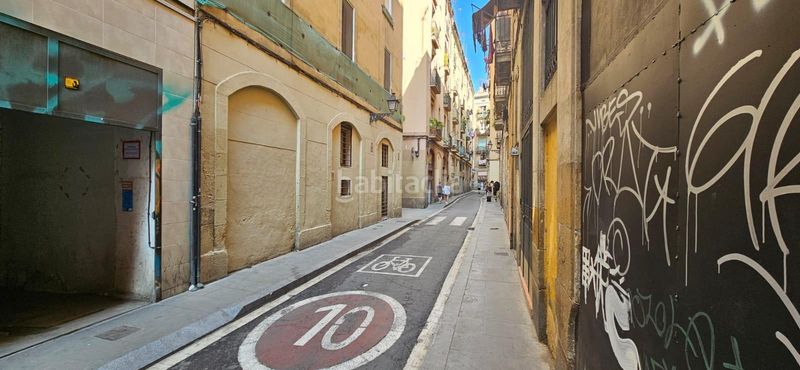 Foto 183de29d-d7f3-4078-a97c-ab53ac07c844. Aparcament cotxe a Raval Barcelona