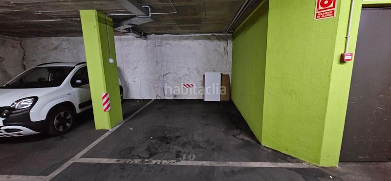 Foto f22a77b1-3c12-4333-8431-78b7bed9b1e1. Aparcament cotxe a Raval Barcelona