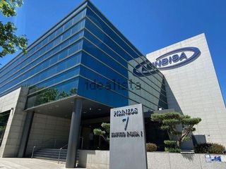 Oficina en Pol�gono Industrial Sur. Amplia oficina de 1.350 m2 con 35 plazas de garaje en edificio e