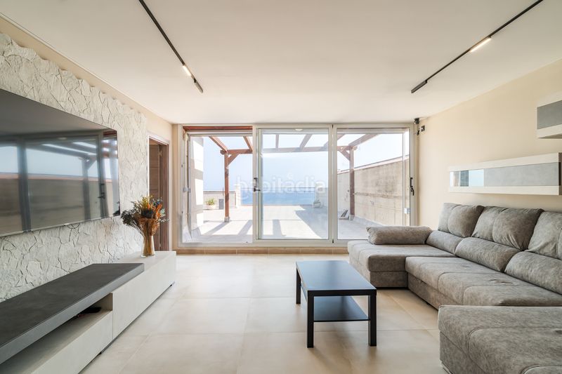 Piso vivienda con gran terraza orientada al sur y vistas al mar en Sitges