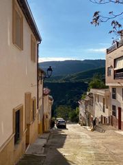 Masia a Cortes de Pallás
