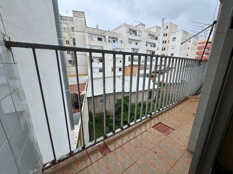 Foto 0ee082f1-53c4-42f7-8dac-8fd1f8411dde. Pis a Benimàmet Valencia