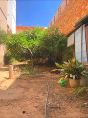 Xalet  Calle miguel hernández. Casa en parcela de 242 m2 con dos viviendas independientes  bene