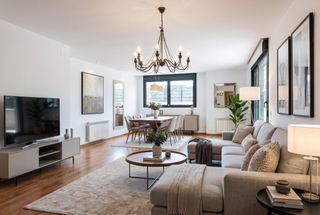 Xalet a Ensanche - Río Jucar. Exclusivo chalet de lujo con amplios espacios y jardín privado.