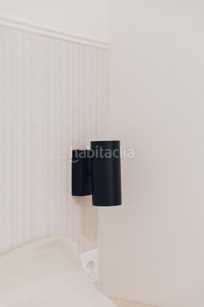 Foto f02f387c-b83e-4156-b6fa-0e96a2f3c452. Planta baixa a L´Amistat Valencia