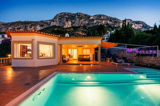 Chalet en El Montgó. Exclusiva villa de lujo en el montgó, dénia, con piscina infinit