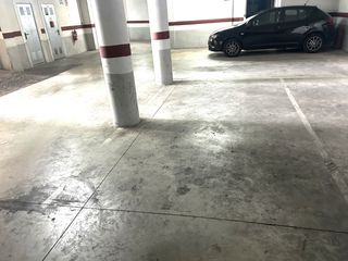 Aparcament cotxe a Avinguda de La Vall d'Albaida 23