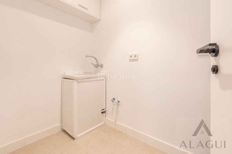 Foto d4a73723-7fec-4bf0-8942-8c57cc05ad83. Apartament amb calefacció a Argüelles Madrid