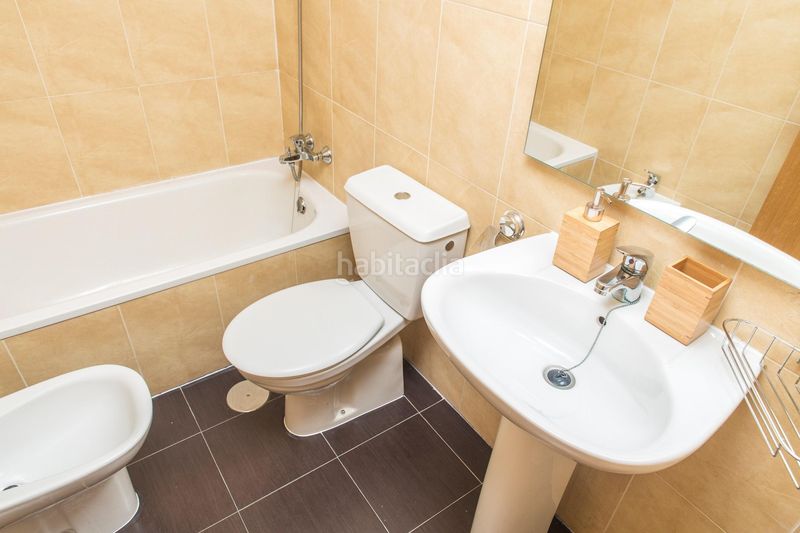 Foto 89551b85-960b-4cba-8729-5d738efb2f97. Piso en vicente carballal 4 en venta, piso alquilado en Madrid