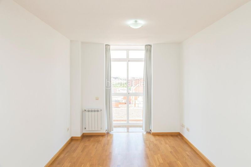 Foto a12e1220-5187-46d9-b30c-35f02e78740e. Piso en vicente carballal 4 en venta, piso alquilado en Madrid