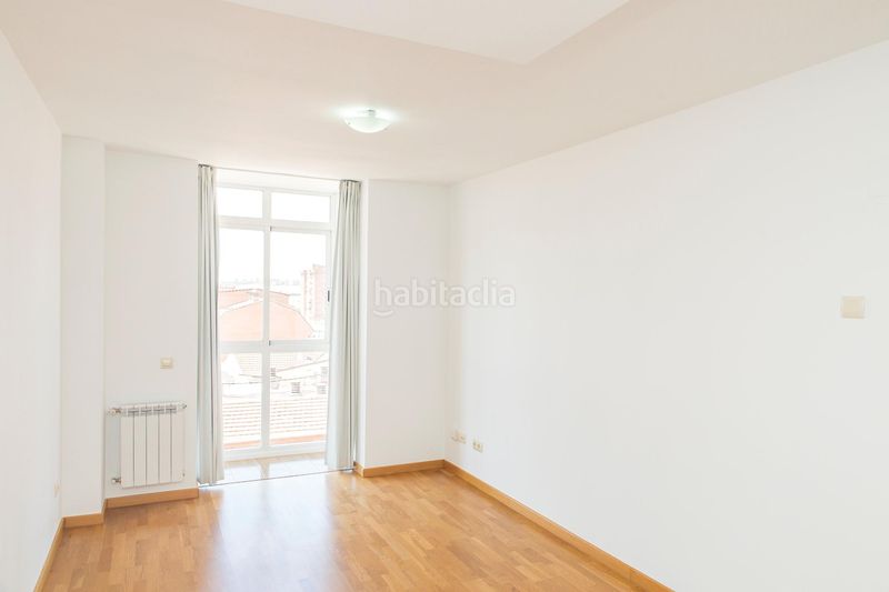 Foto b64764d8-848c-4afe-91cb-8a3e23451c06. Piso en vicente carballal 4 en venta, piso alquilado en Madrid