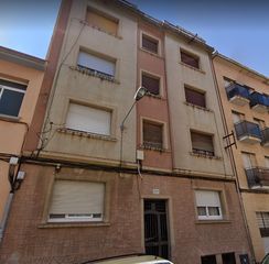 Pis a Velasquez 51. En venta, piso alquilado en mataró