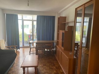 Lloguer Pis  Rúa de santiago del estero. Estudiantes. piso de cinco dormitorios junto a la plaza roja
