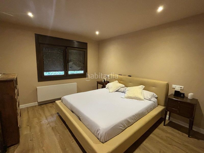 Foto 4eb584e6-6162-4087-a779-f26804eb37d4. Xalet amb xemeneia aparcament piscina a O Milladoiro Ames