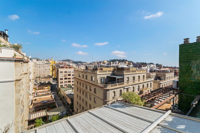 Foto ee068afb-9ff7-4042-b9f5-6afcbe8922f4. Àtic amb xemeneia calefacció aparcament a Sant Gervasi - Bonanova Barcelona