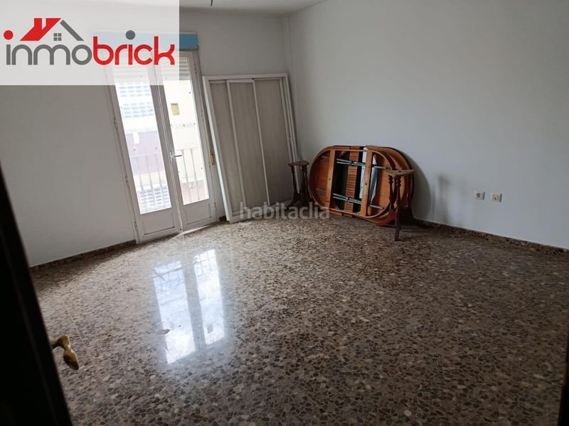 Foto fa8155f0-1659-4981-8c47-e10f3b7f56f2. Pis amb aparcament a Poleares Lucena