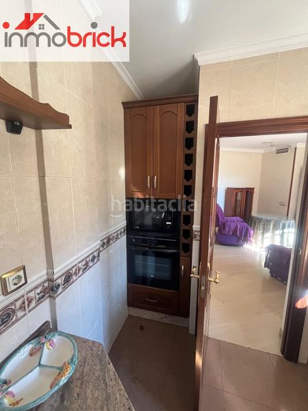 Foto cb252cb4-210b-4023-8d07-52a2e15bc55d. Casa amb calefacció aparcament piscina a El Valle Lucena