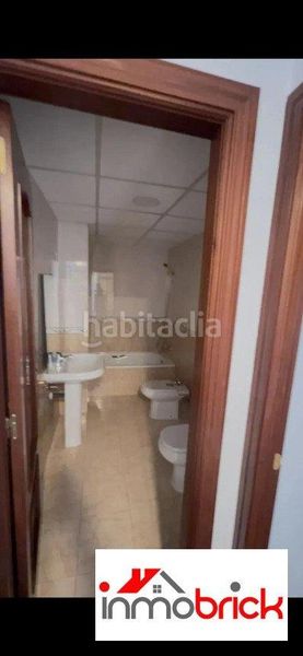 Foto bd00e485-2742-4f6a-bdd3-3234879ec6fa. Planta baixa a Centro Lucena