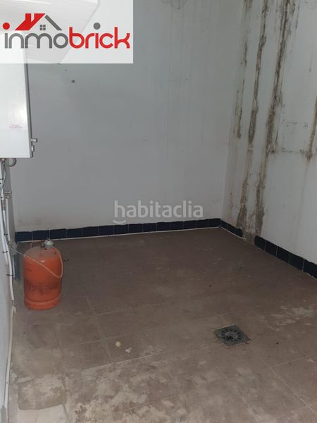 Foto 190b1ef4-8c01-4683-97f4-c0e9a060a574. Local comercial a Centro Lucena